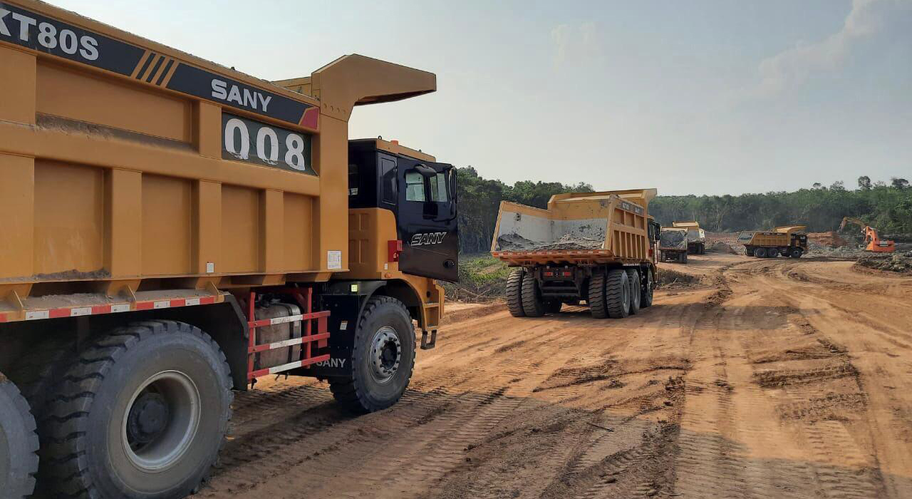 Ombilin Fusi Nusantara logistics fleet
